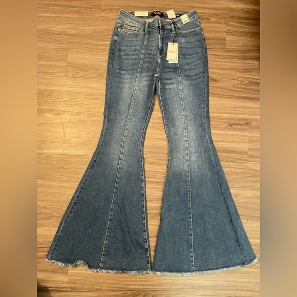 Judy Blue Denim - Judy Blue Classic High Waist Super Flare Jeans in Denim Blue frayed hem size 11